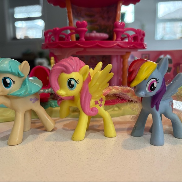 Hasbro Pink and Yellow Pony Playset - Picture 5 of 12